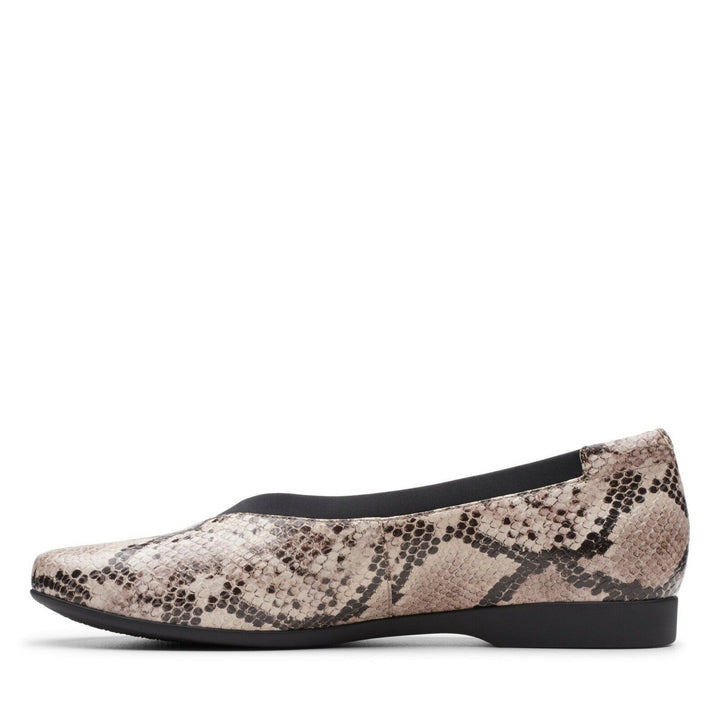 Clarks UNStructured UN Darcey Ease Ladies Natural Snake Print Leather Ballerina Pumps