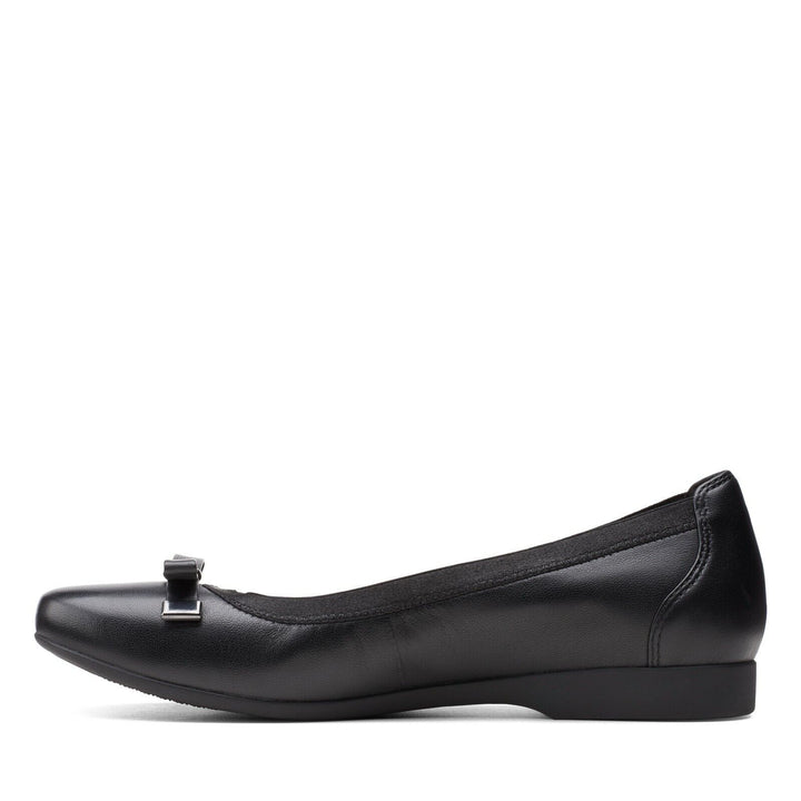 Clarks Unstructured Un Darcey Bow D Fit  Ladies Leather Slip On Ballerina Pumps Shoes Black