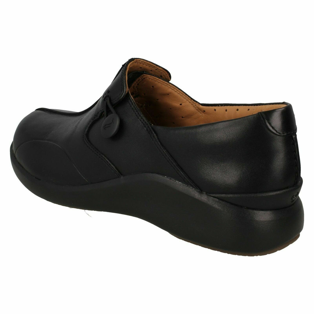 Clarks Un Loop 2 WIDE E FIT Black Leather Comfort  Nurses Care Worker Slip On Shoes