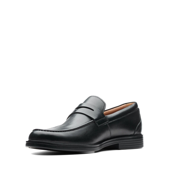 Clarks Un Aldric Step Black Leather Standard Fit (G) Slip On Smart Loafers