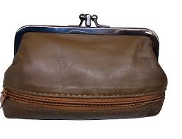 Lorenz Ladies medium size soft leather change purse with clasp fasten & zip pocket